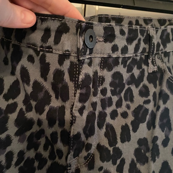 size 14 skinny leg, curvy pants. NWOT. Animal print in black/gray jeggin… - Picture 6 of 9